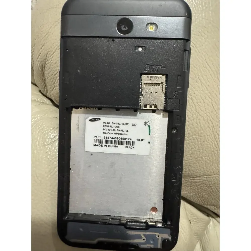 Lot 5 Phones, Some Unlocked, Apple SE And Samsung Alcatel